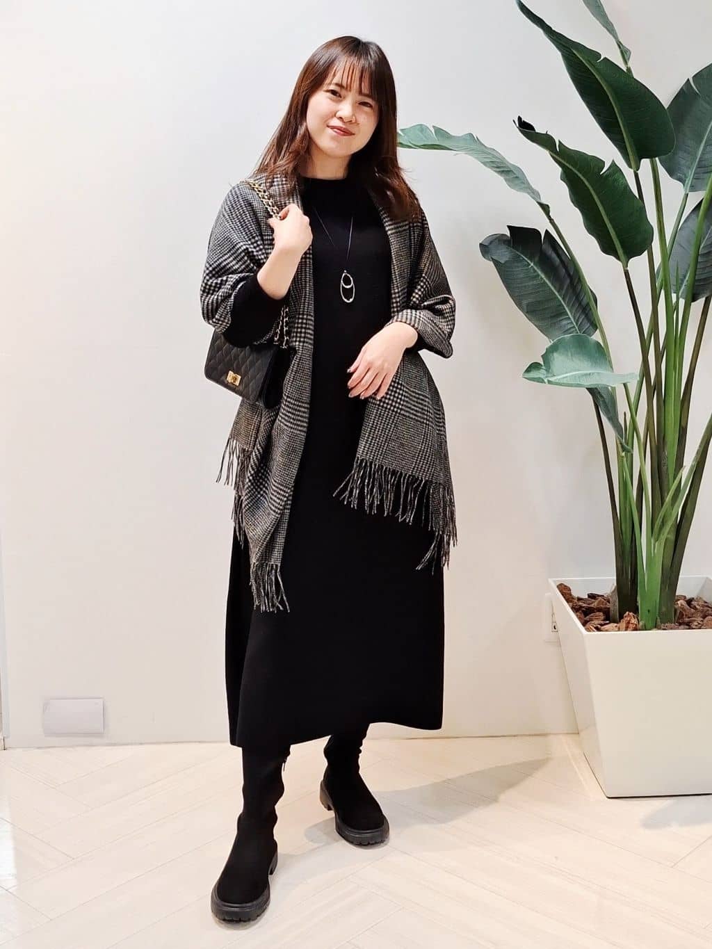YuKaRiさんの「UNTITLED｜【ロング丈/ゆったりシルエット】テントライン ニットワンピース」を使ったコーディネート
