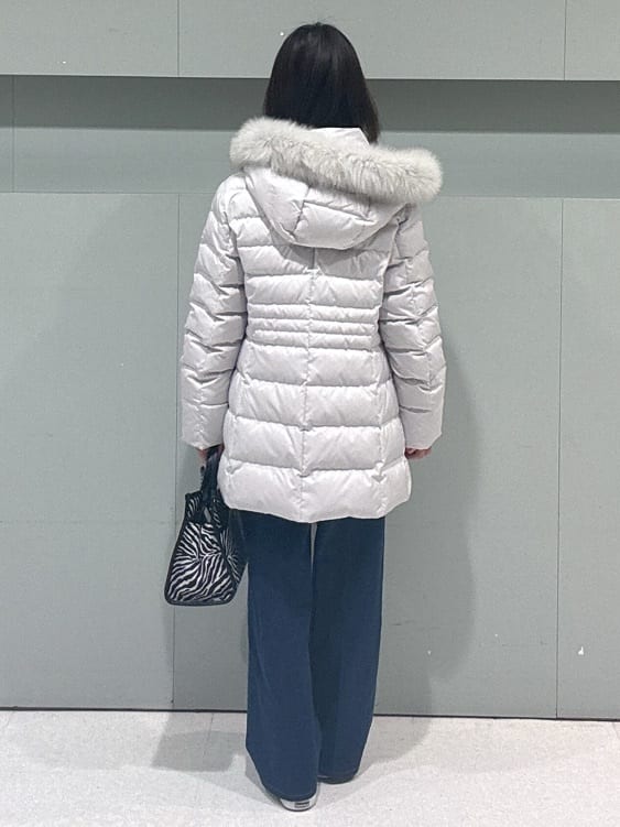 makiさんの「UNTITLED｜【重ね着もおすすめ/洗える】ウールカシミヤ クルーネックニット」を使ったコーディネート