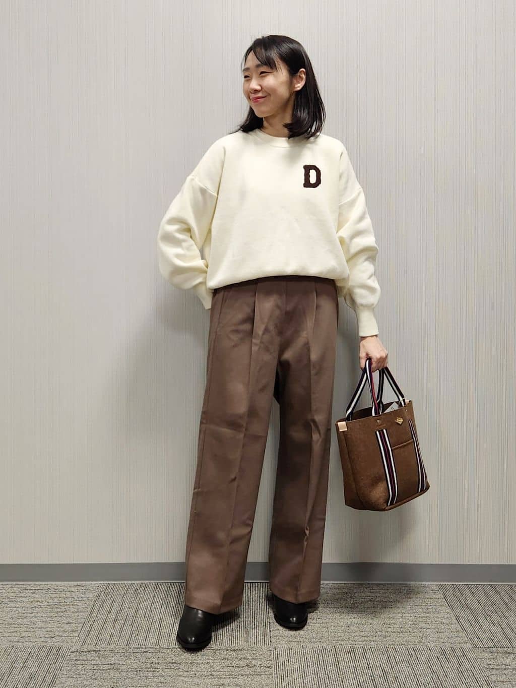 naraさんの「Dessin｜【洗える】Dサガラ刺繍ワッペン付きニット」を使ったコーディネート