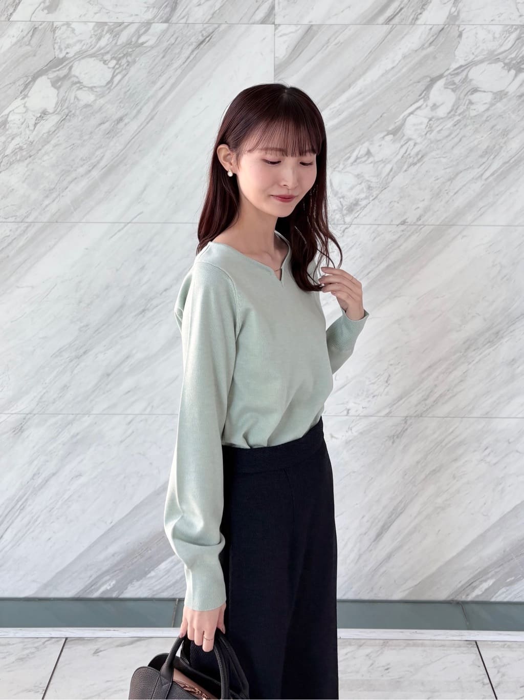 みさかさんの「index｜ゴールドパーツ付きハートネックニット【洗濯機OK】」を使ったコーディネート