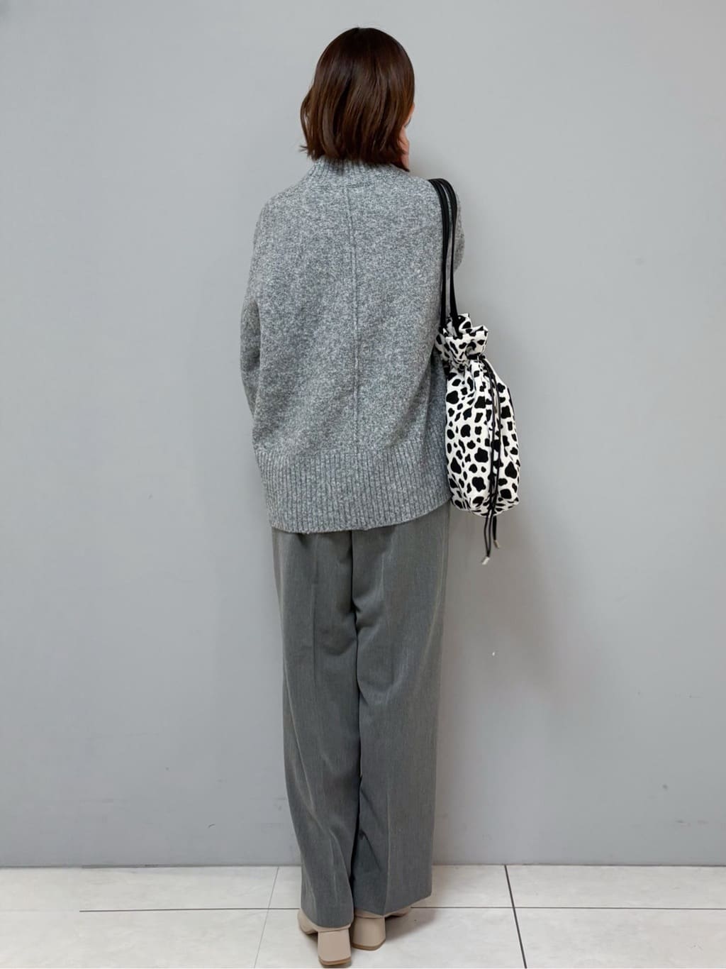 yさんの「OPAQUE.CLIP｜ウォームタッチ イージーワイドパンツ【洗濯機洗OK／ストレッチ】≪SS～LL≫」を使ったコーディネート