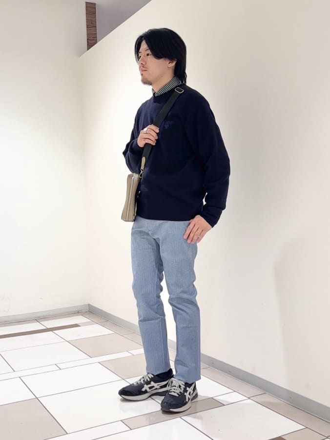 及川さんの「TAKEO KIKUCHI｜【Air Palette Knit】ワンポイント カラーニット プルオーバー」を使ったコーディネート