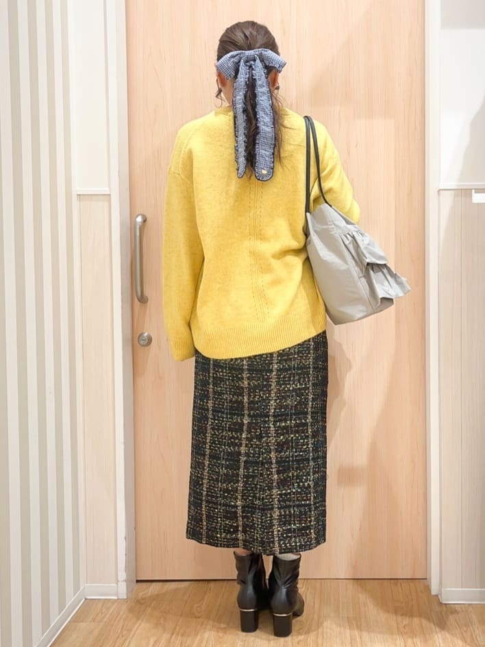 natsumiさんの「SHOO･LA･RUE｜【S-LL】ミックスカラーで高見え ラメツイード ナロースカート」を使ったコーディネート