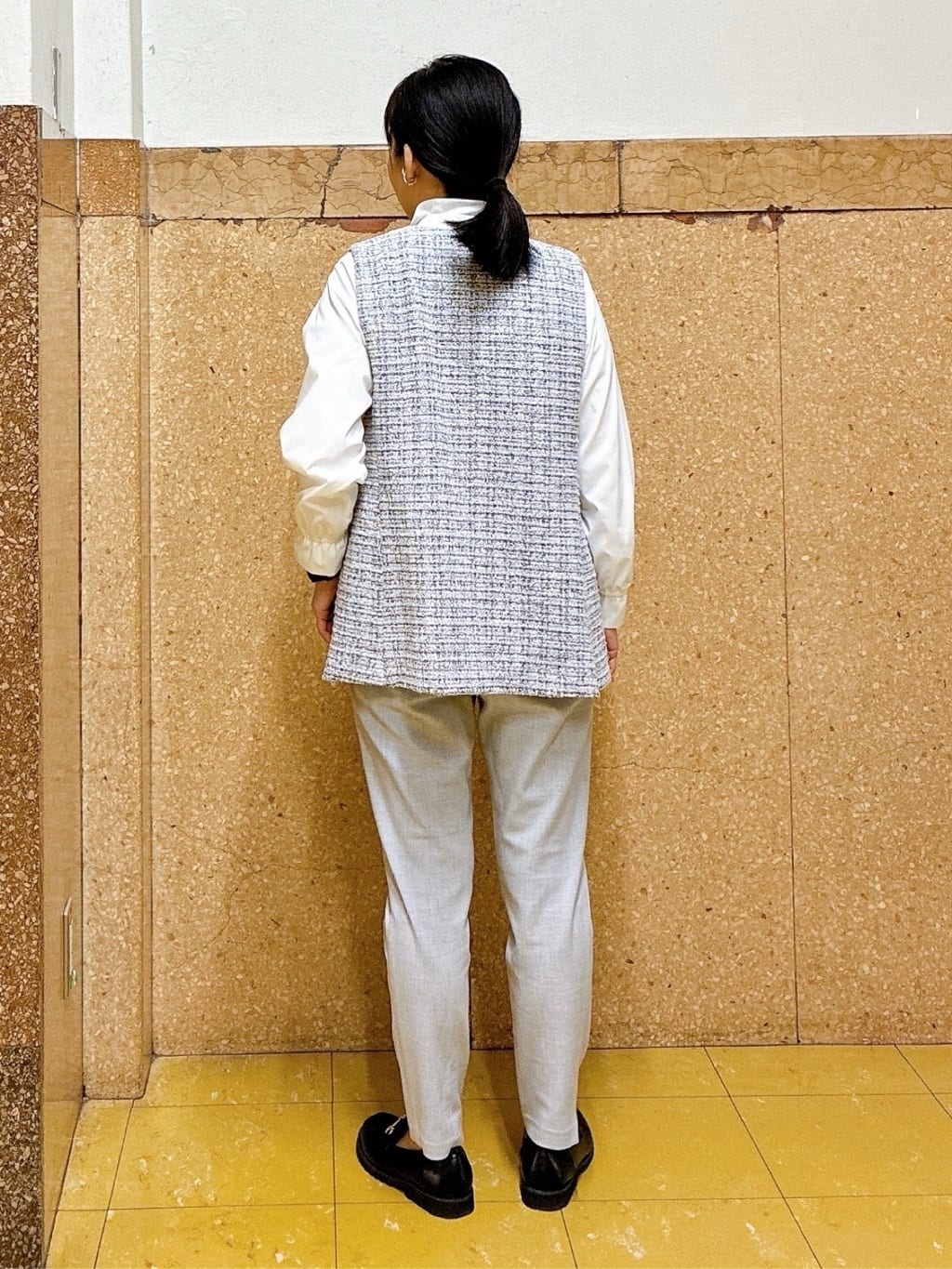 hattoriさんの「INDIVI｜【2点セット／洗える】ツイードジレ＆ボウタイブラウス」を使ったコーディネート