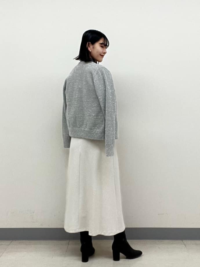 hinanoさんの「INDIVI｜【洗える】ラメニットカーディガン」を使ったコーディネート