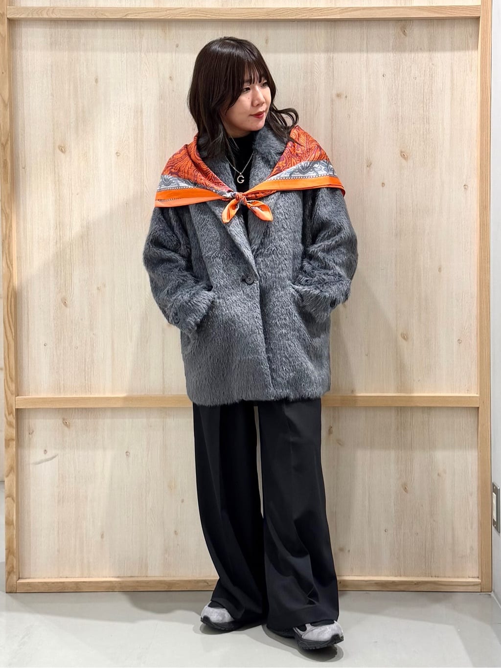 nanaさんの「THE SHOP TK｜纏うだけで大人上品 シャギーチェスターハーフコート」を使ったコーディネート