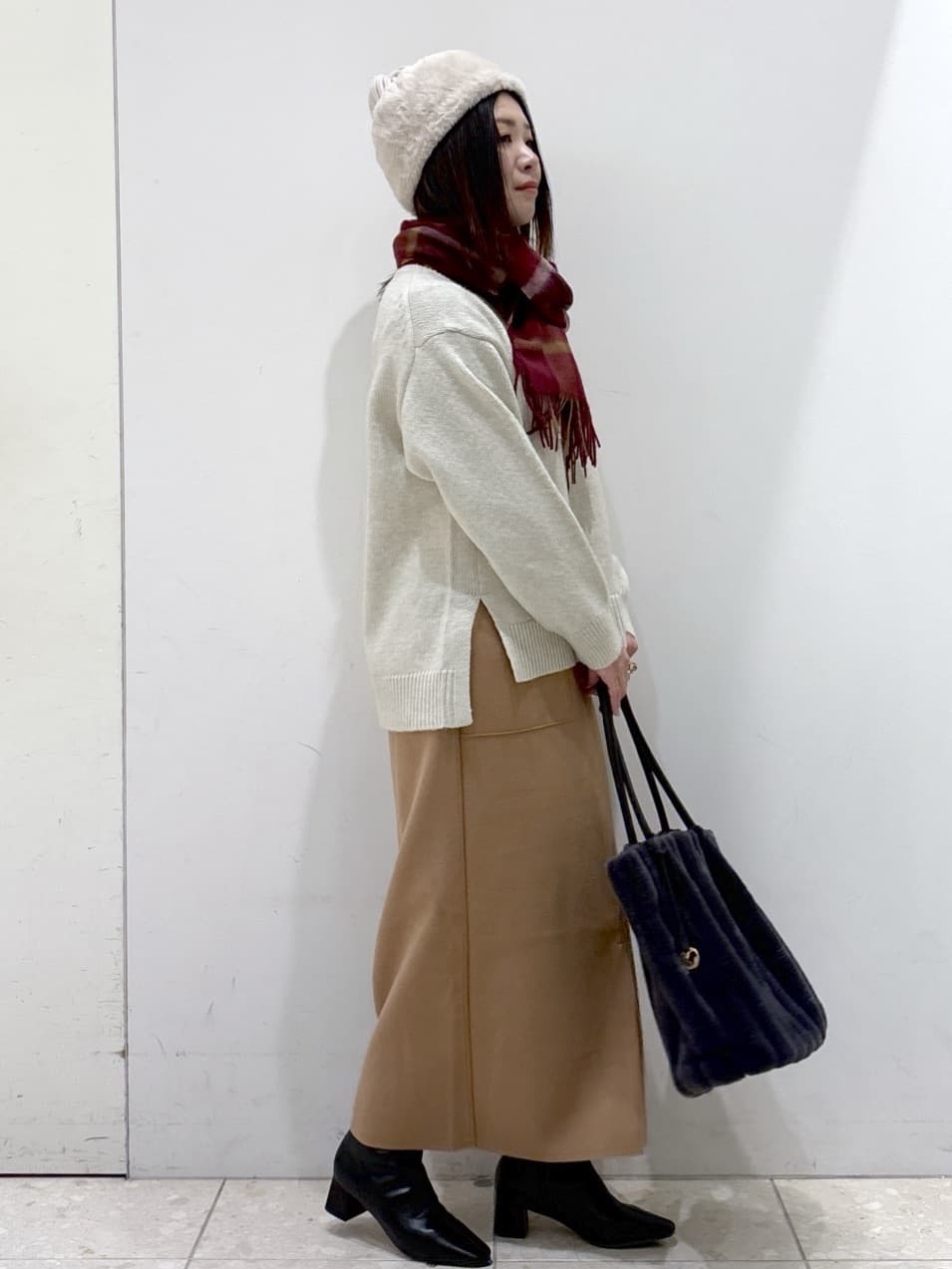 mameさんの「OPAQUE.CLIP｜リラクシークルーネックニット【洗濯機OK】」を使ったコーディネート