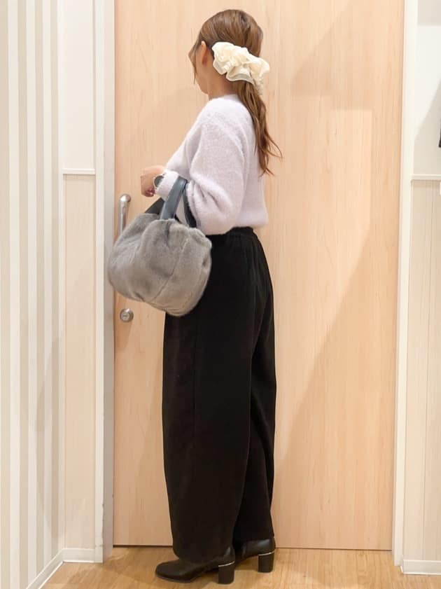 natsumiさんの「SHOO･LA･RUE｜【着丈選べる/きっと虜になる】あったかもちもち ワイドパンツ」を使ったコーディネート
