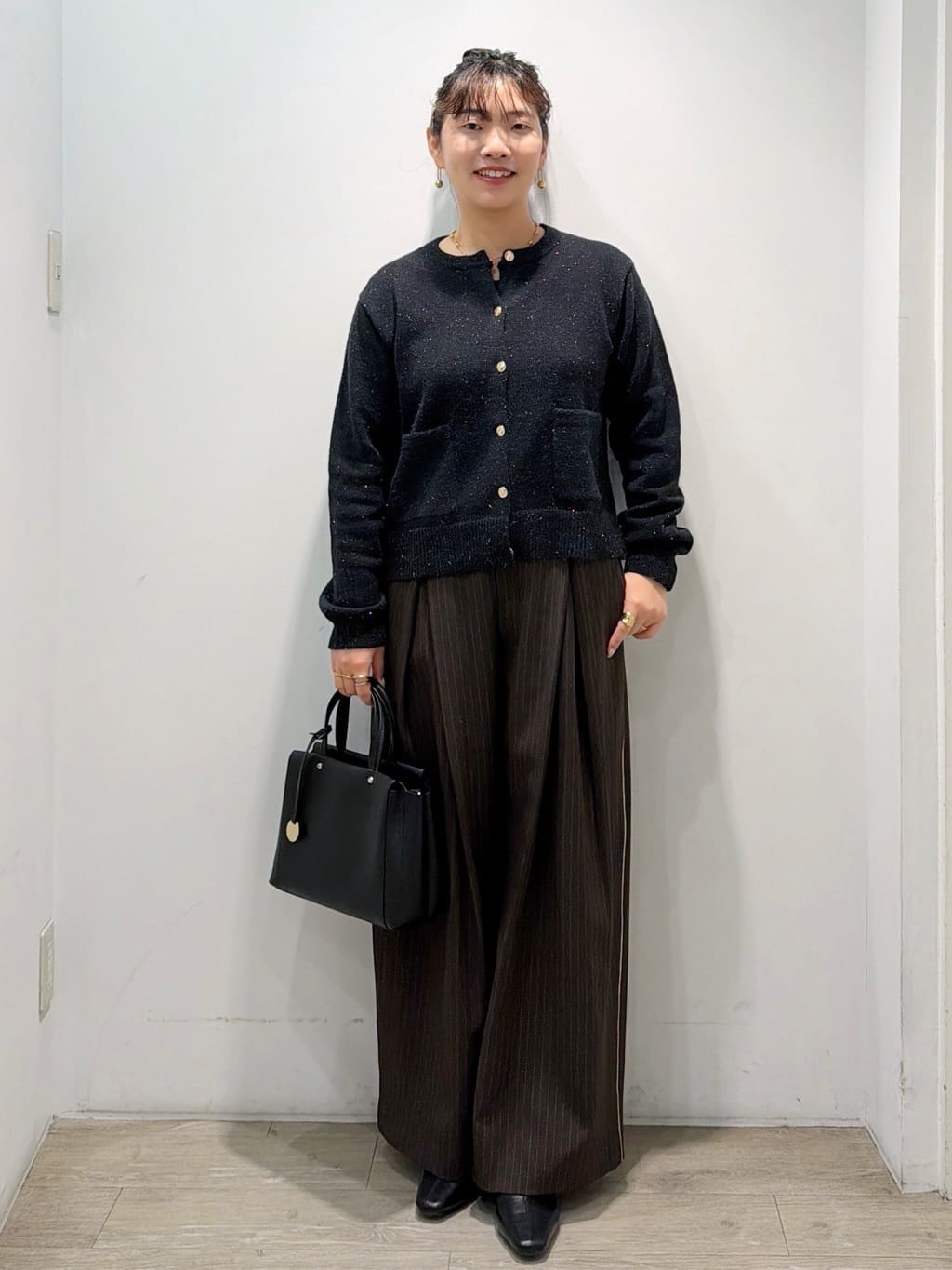 sumicaさんの「OPAQUE.CLIP｜金ボタンラメニットカーディガン【洗濯機OK】」を使ったコーディネート