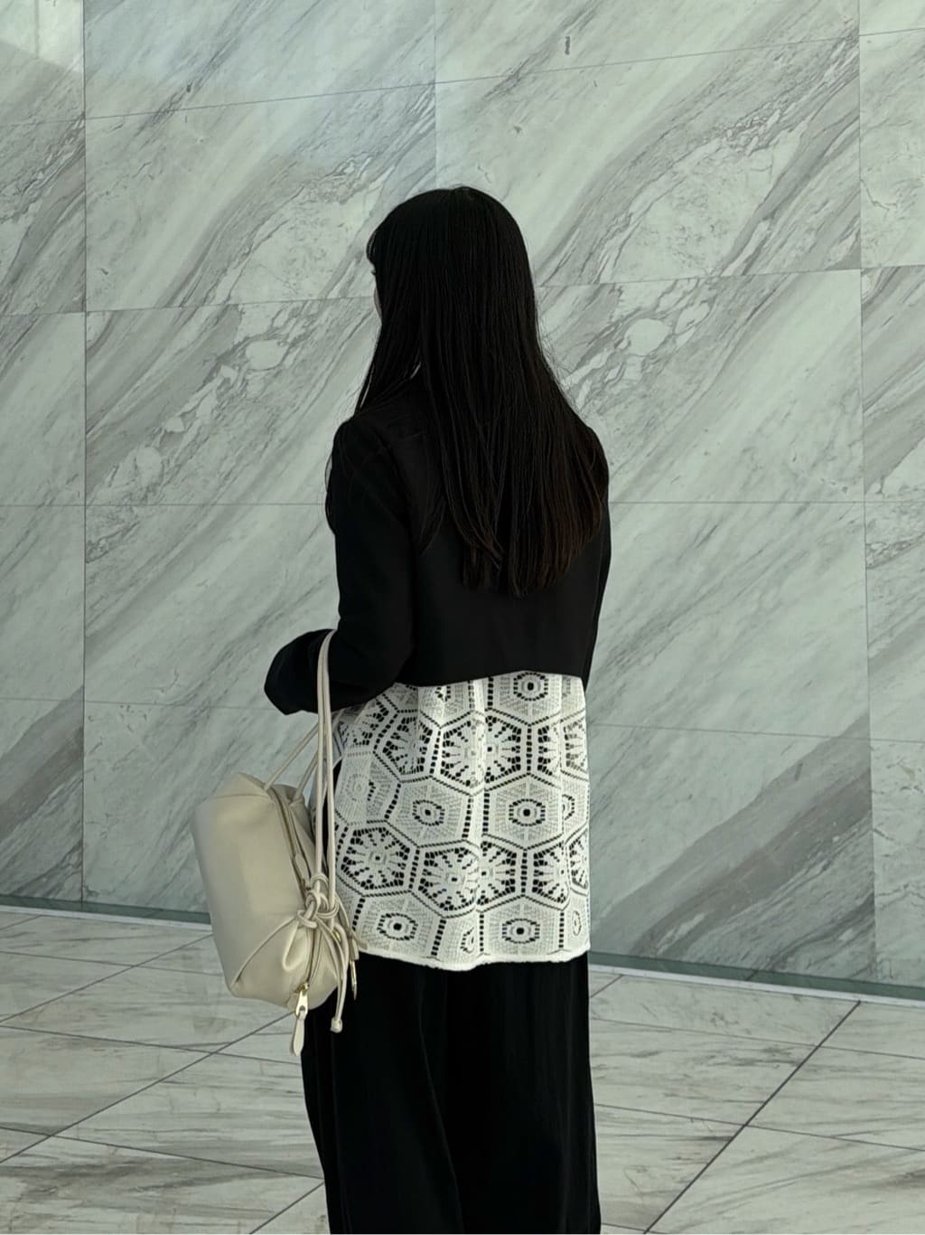 rinaさんの「INDIVI｜幾何柄レースビッグシャツ」を使ったコーディネート