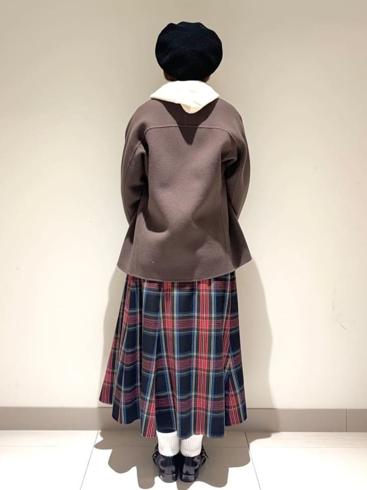 Liriさんの「Dessin｜【洗える】チェック柄起毛フレアスカート」を使ったコーディネート