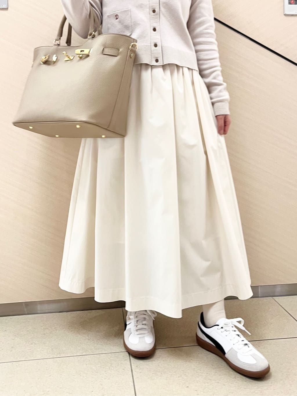 yahataさんの「DRESSTERIOR｜【otonaMUSE5月号掲載/ウォッシャブル】タックギャザー スカート」を使ったコーディネート