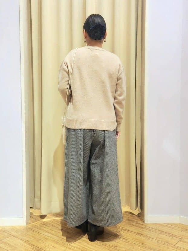 くまさんの「SHOO･LA･RUE｜【S-LL/洗濯機可】さりげないラメが上品　クルーネックニット」を使ったコーディネート