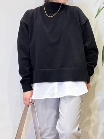 misakiさんの「SHOO･LA･RUE｜【2点セット/洗濯機可/S-LL】着回しがきく もちもちハイネックニット+裾シャツインナー」を使ったコーディネート