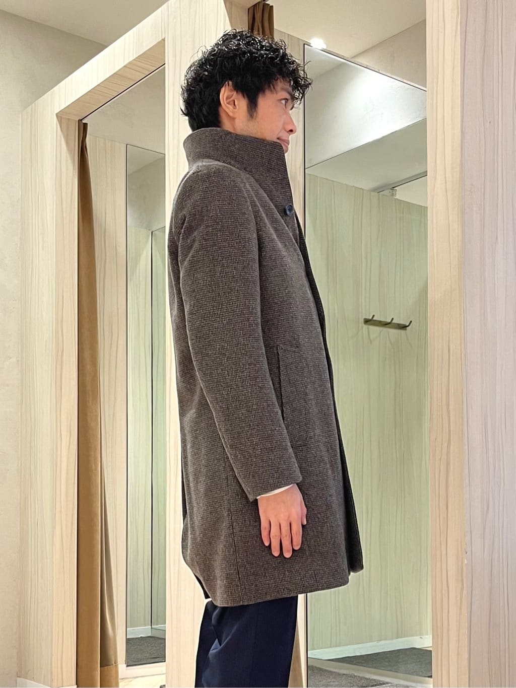 URAさんの「TAKEO KIKUCHI｜カシミヤブレンド ビーバー調ピンヘッドスタンドカラーコート」を使ったコーディネート