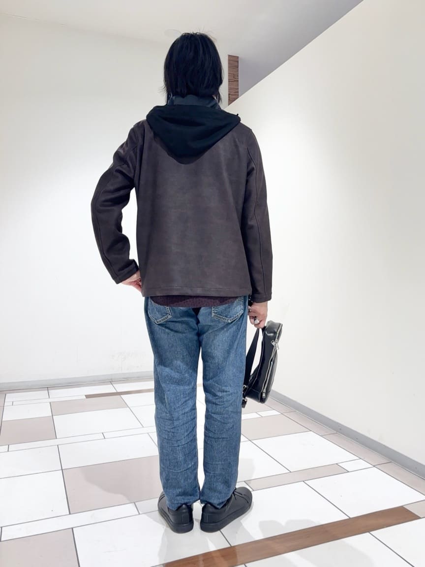 及川さんの「TAKEO KIKUCHI｜【JUST ONE LAYER】ダウンファブリック ジップアップ フード ブルゾン」を使ったコーディネート