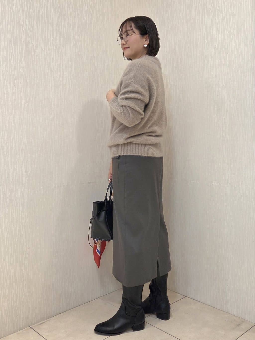 naokoさんの「UNTITLED｜【大人な品格/ふわふわニット】フォックスカシミヤ コクーンニット」を使ったコーディネート