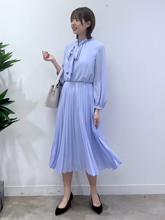 yukaさんの「UNTITLED｜【フォーマル/洗える】ボウタイ プリーツワンピース」を使ったコーディネート