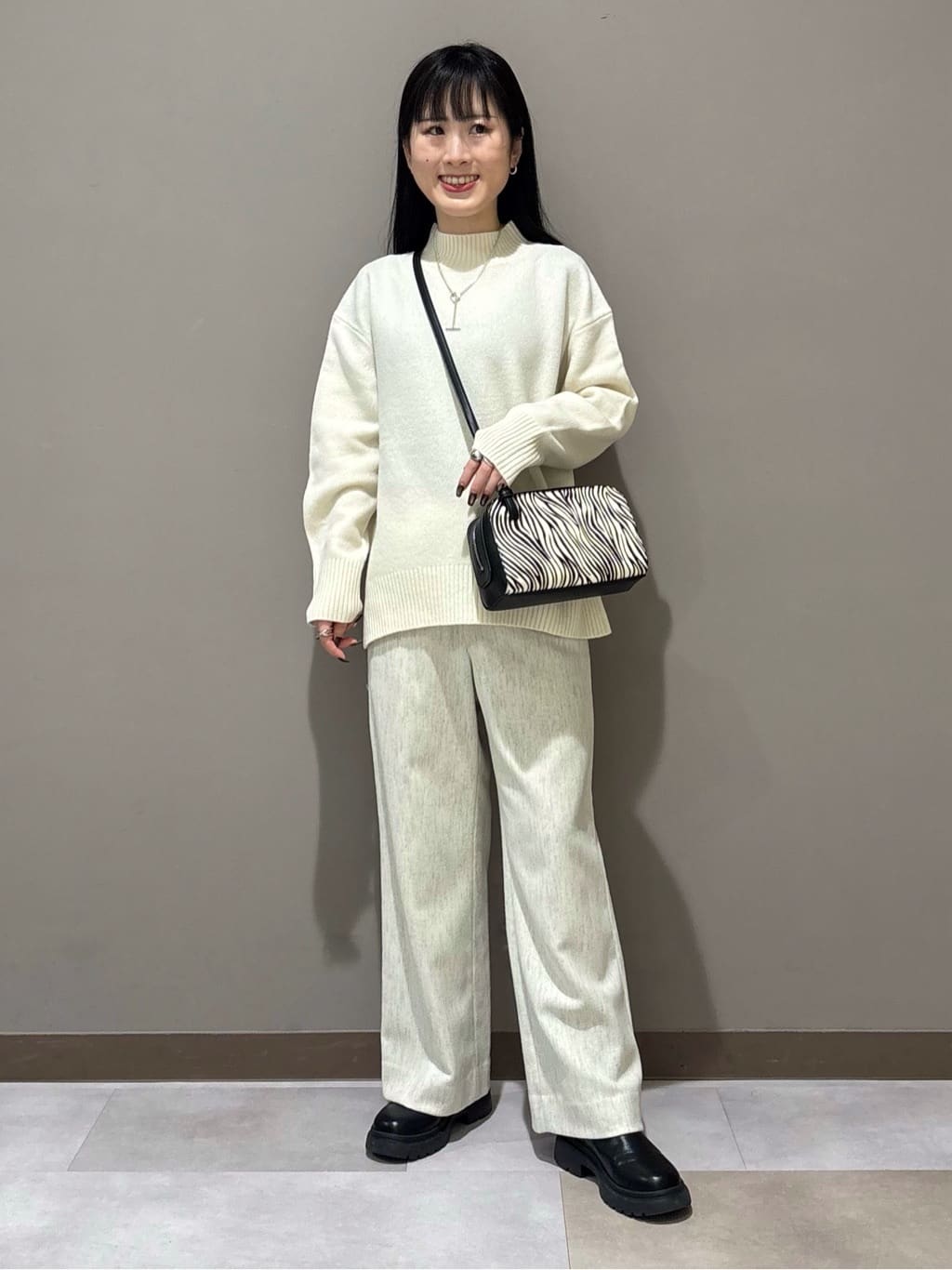 KEIKOさんの「INDIVI｜【撥水／洗える】ステッチレス ロングダウンコート」を使ったコーディネート