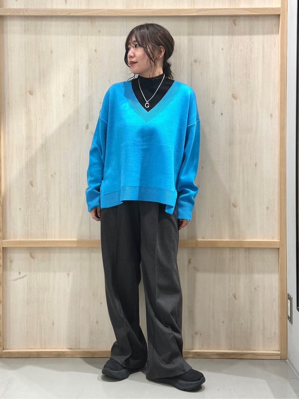 nanaさんの「THE SHOP TK｜【体型カバー】ゆったり サイドスリットニット」を使ったコーディネート