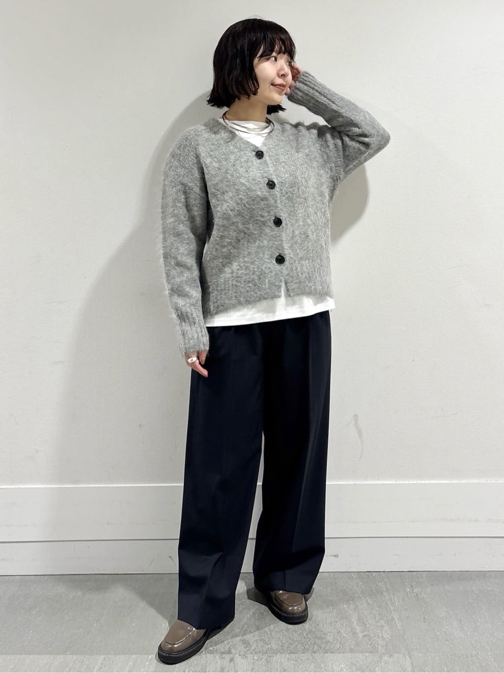 モエカさんの「UNTITLED｜【ゆったり】アルパカ混シャギー カーディガン」を使ったコーディネート