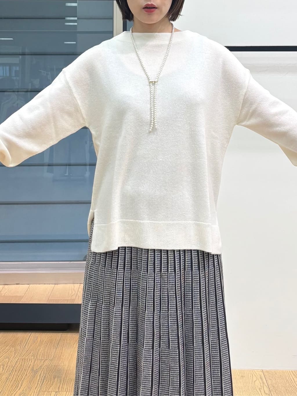 asamiさんの「INDIVI｜【洗える／カシミヤ混】ボトルネック ドルマンスリーブニット」を使ったコーディネート