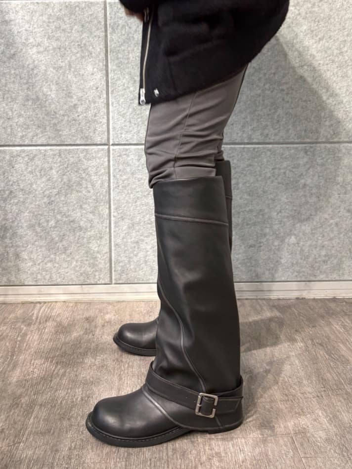 ibuさんの「CODE A｜oversized tweed blouson」を使ったコーディネート