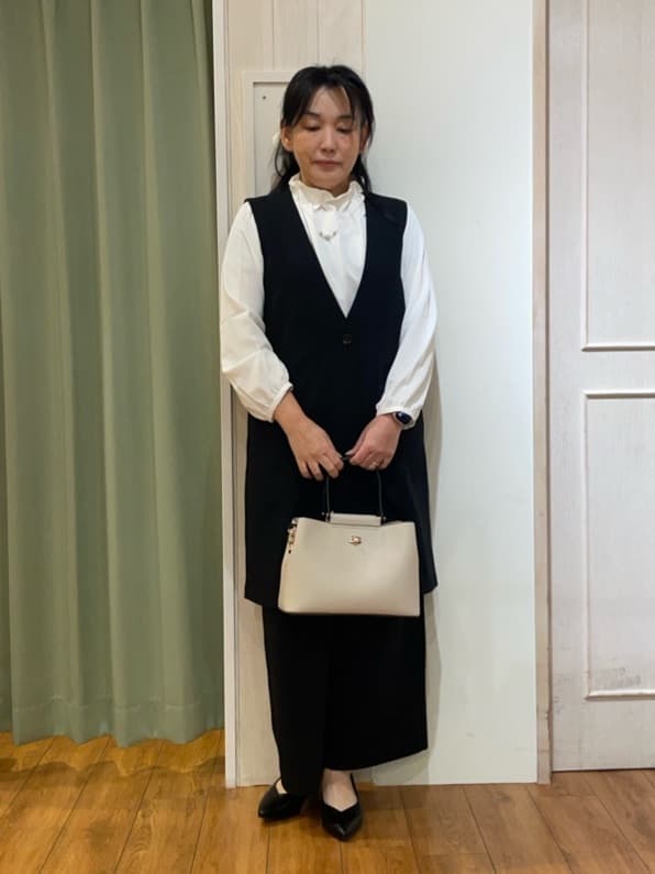 ke-yさんの「SHOO･LA･RUE｜【洗濯機可/セットアップ可/S-3L】きちんと楽に。カットジョーゼット ロングジレ」を使ったコーディネート
