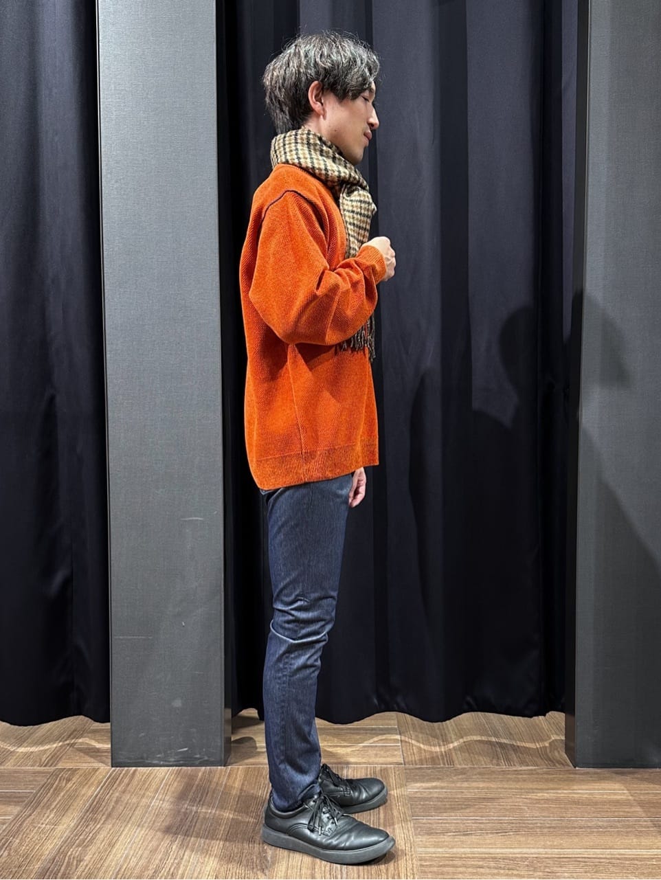 tomoyaさんの「THE SHOP TK｜【大人の上品カジュアルを叶える】ハグするニット 洗濯機OK／6色展開」を使ったコーディネート