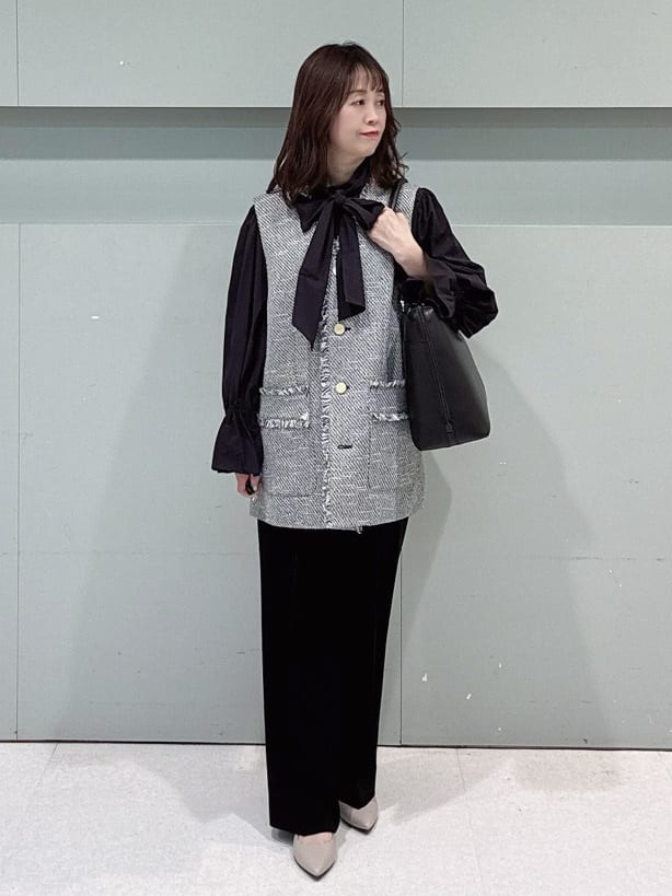 makiさんの「UNTITLED｜【オンオフ使える】スラブツイード ジレ」を使ったコーディネート