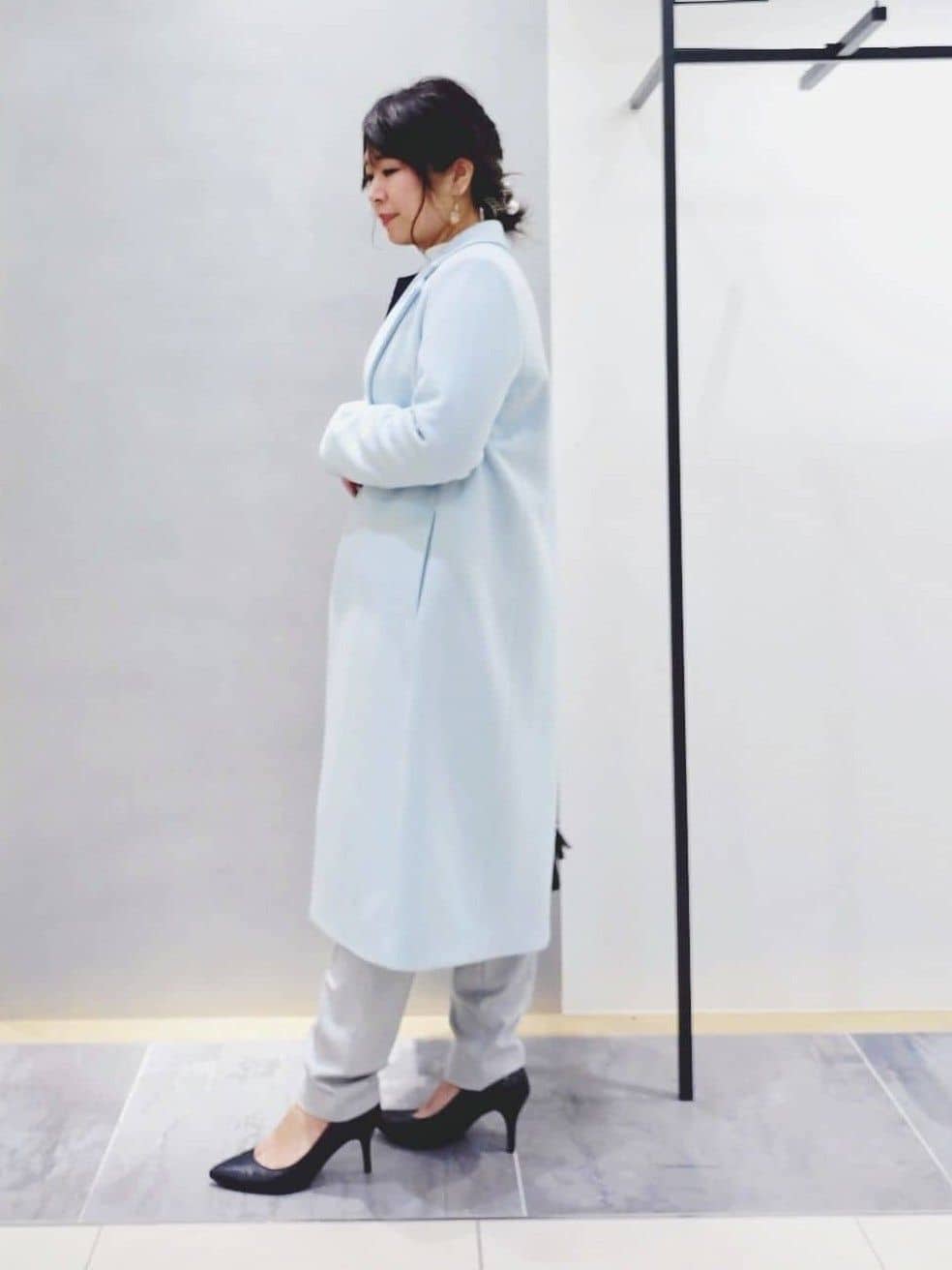 TOMOMIさんの「INDIVI｜【合皮／ミドルサイズ】春カラーフォルムバッグ」を使ったコーディネート