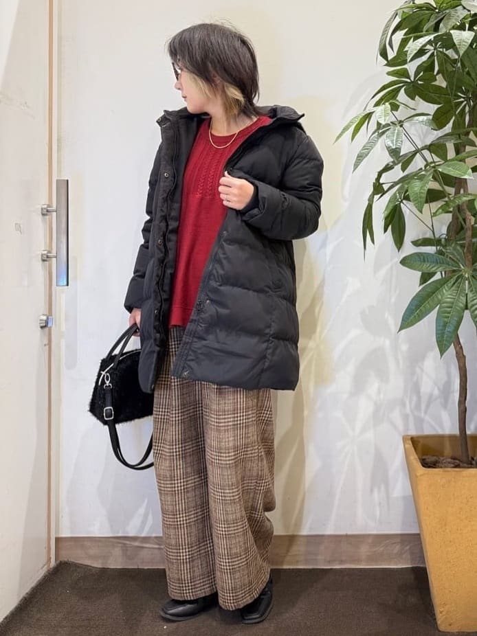 misakiさんの「SHOO･LA･RUE｜【洗濯機可/撥水】フェイクファーフード ロングダウン」を使ったコーディネート