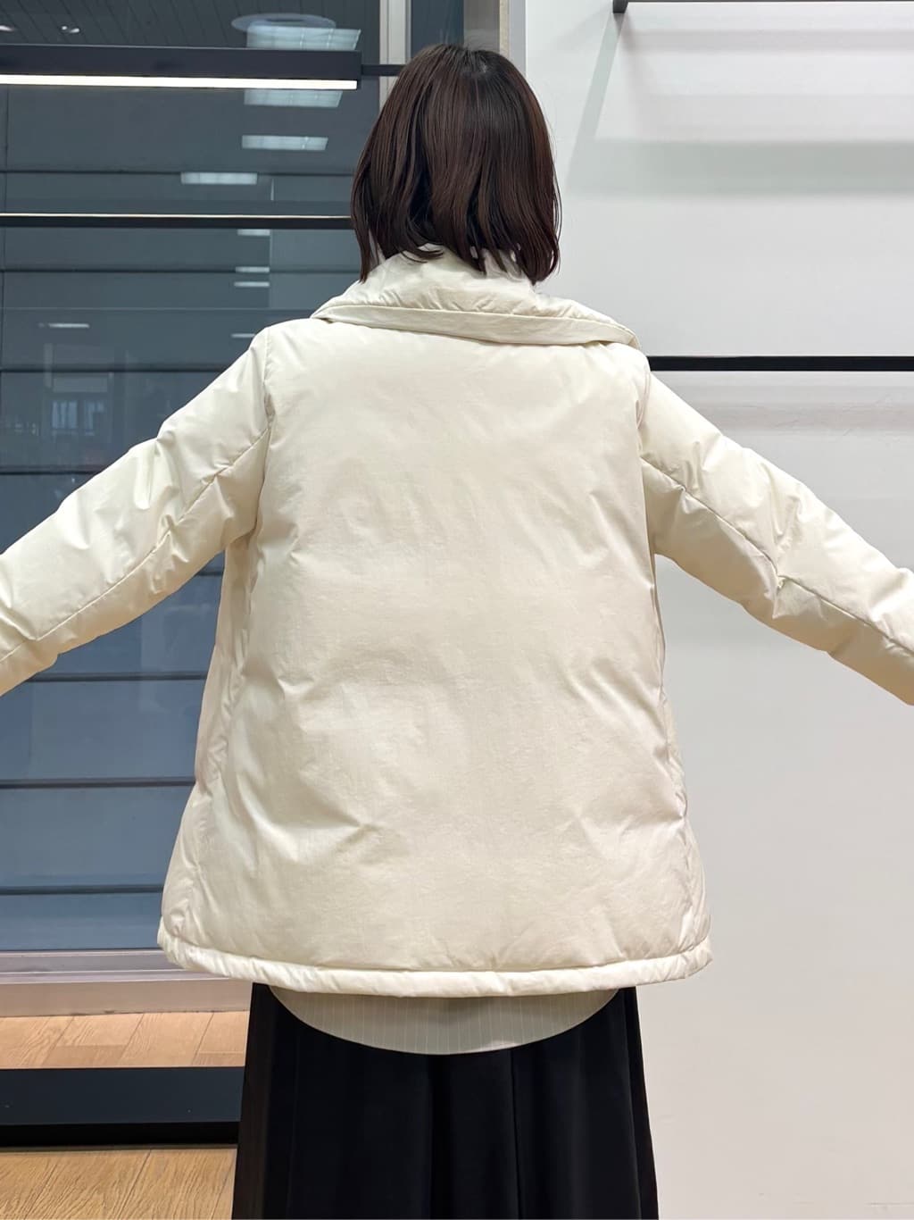 asamiさんの「INDIVI｜【洗える／選べる8色】トーンアップニット」を使ったコーディネート