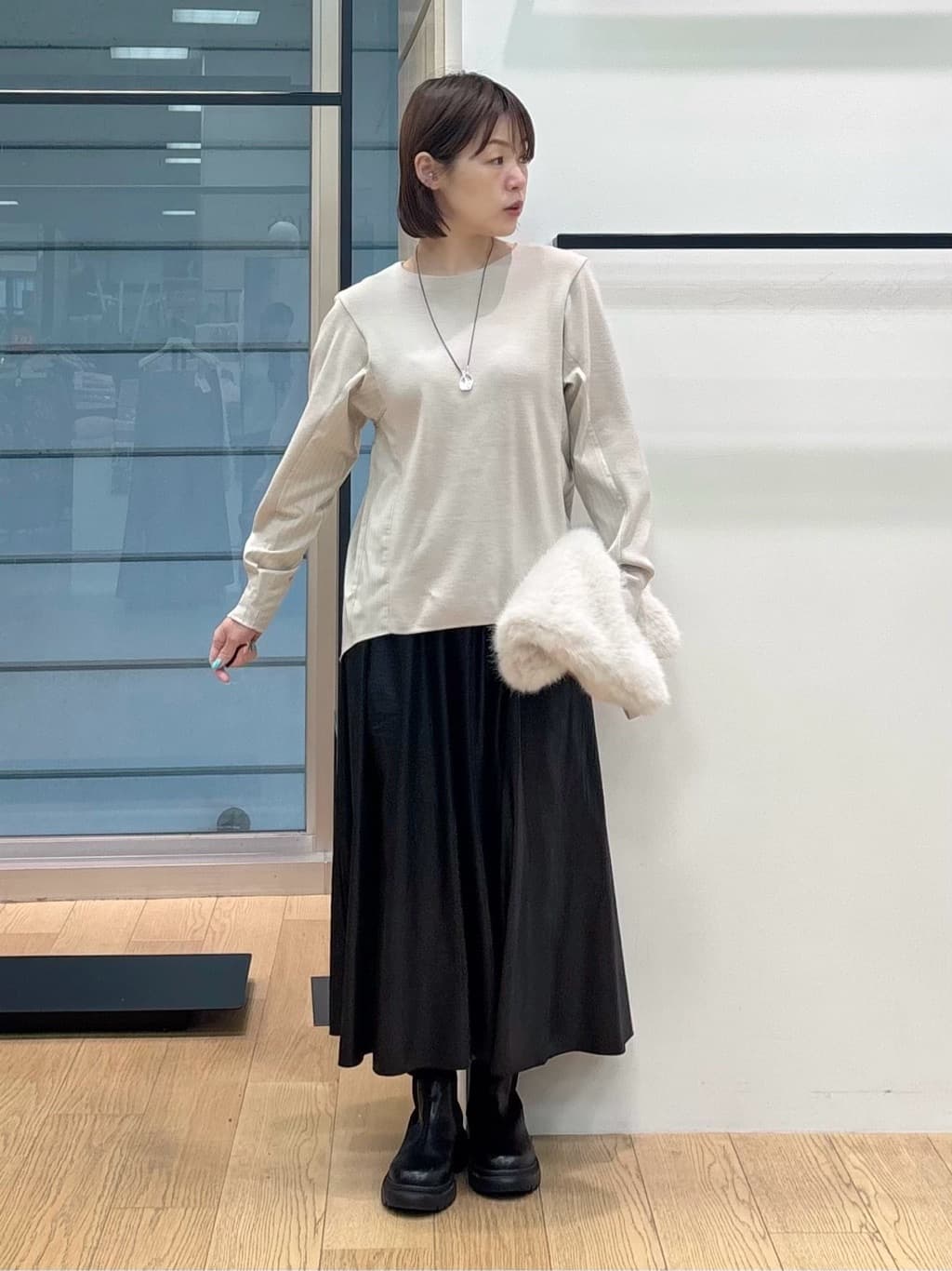 asamiさんの「INDIVI｜【洗える／選べる8色】トーンアップニット」を使ったコーディネート
