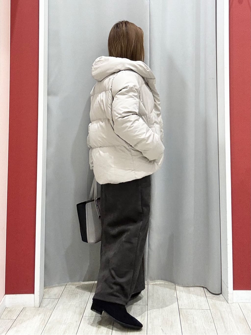 shioさんの「SHOO･LA･RUE｜【撥水/洗える】ショートフーディーダウン」を使ったコーディネート