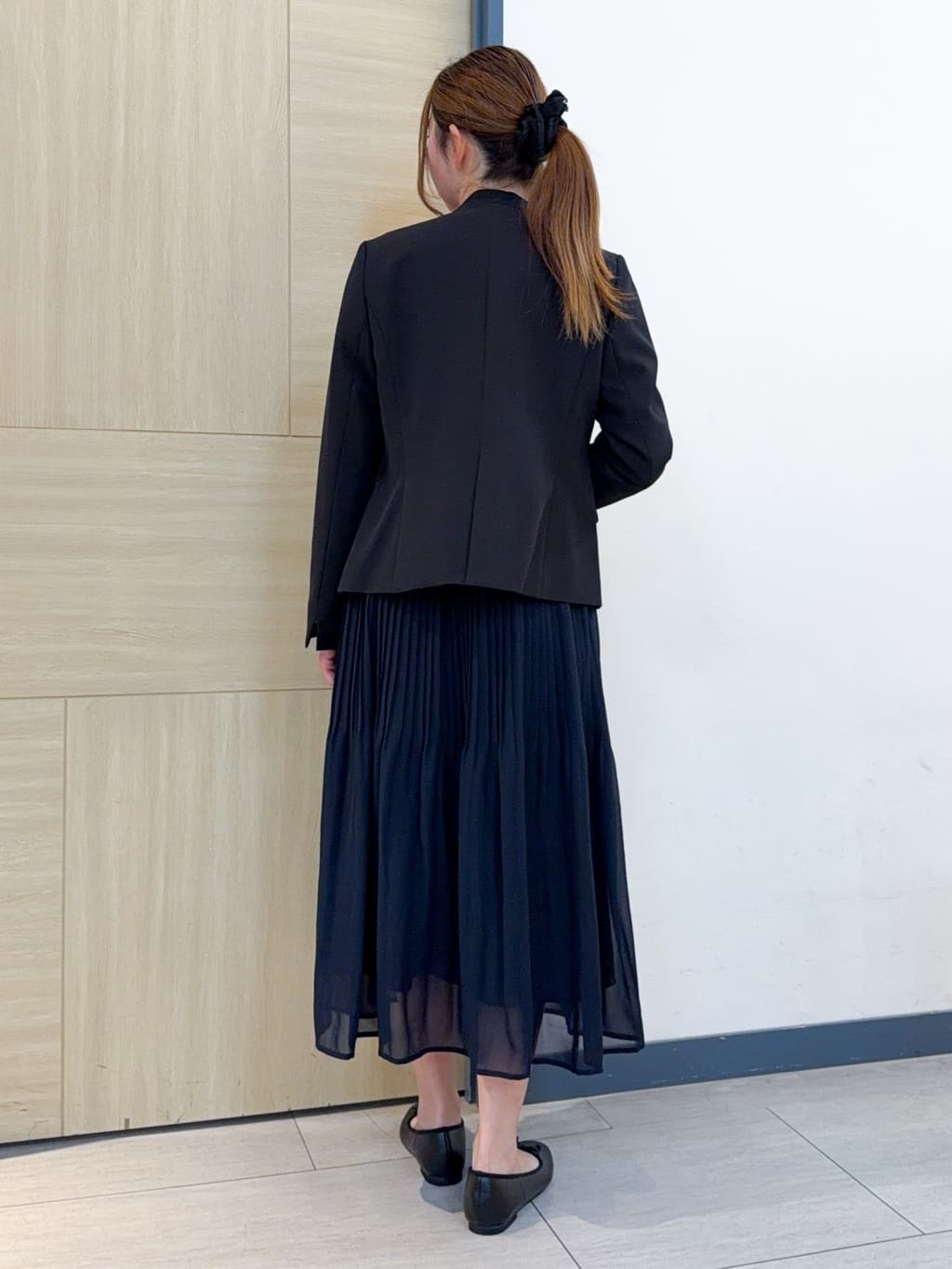 nanaさんの「grove｜【マシンウォッシュ／防シワ/SS-3L】ストレッチノーカラージャケット」を使ったコーディネート