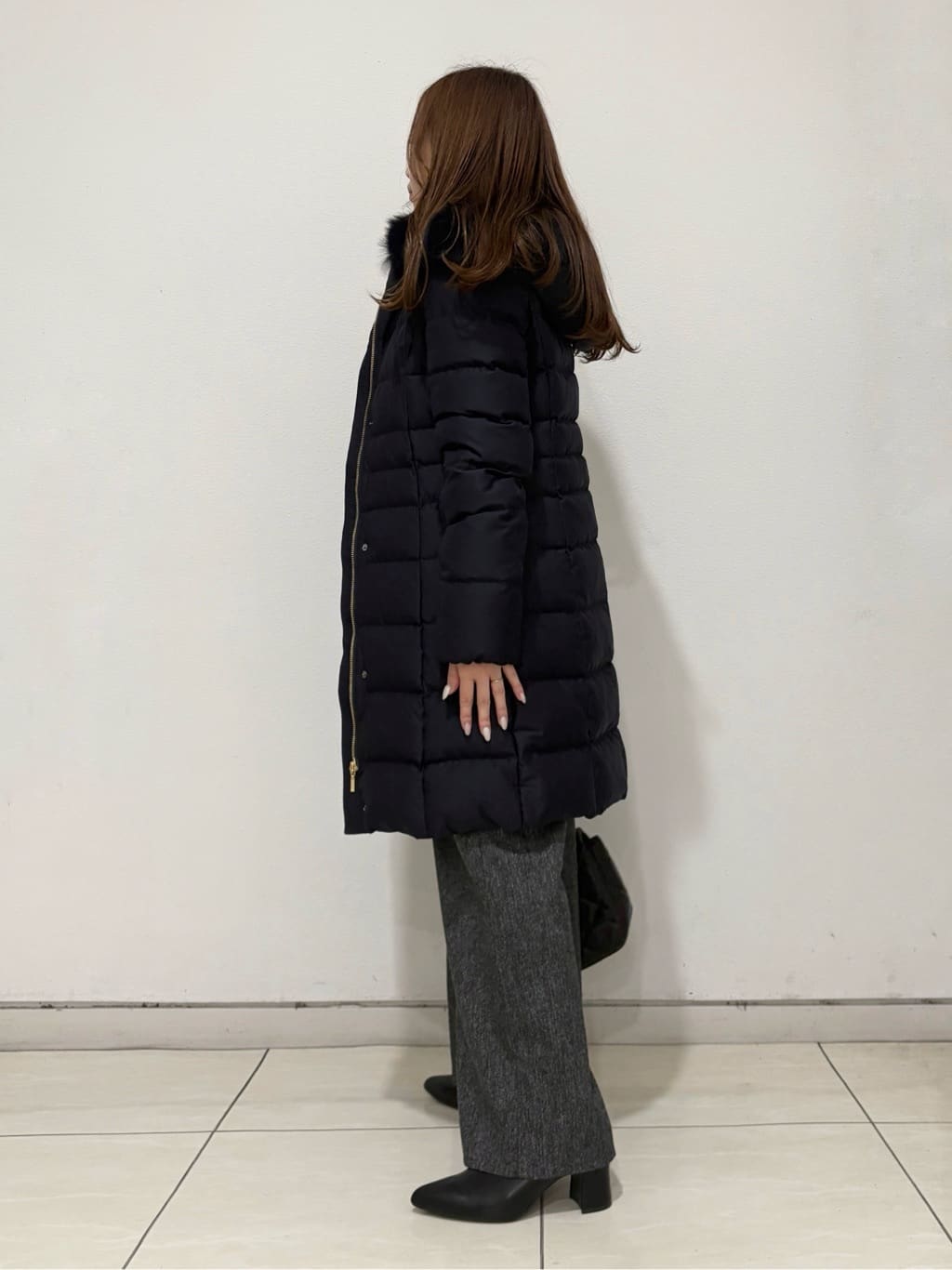 kahoさんの「INDIVI｜【名品／撥水／抗菌防臭】ロング丈リサイクルダウンコート」を使ったコーディネート