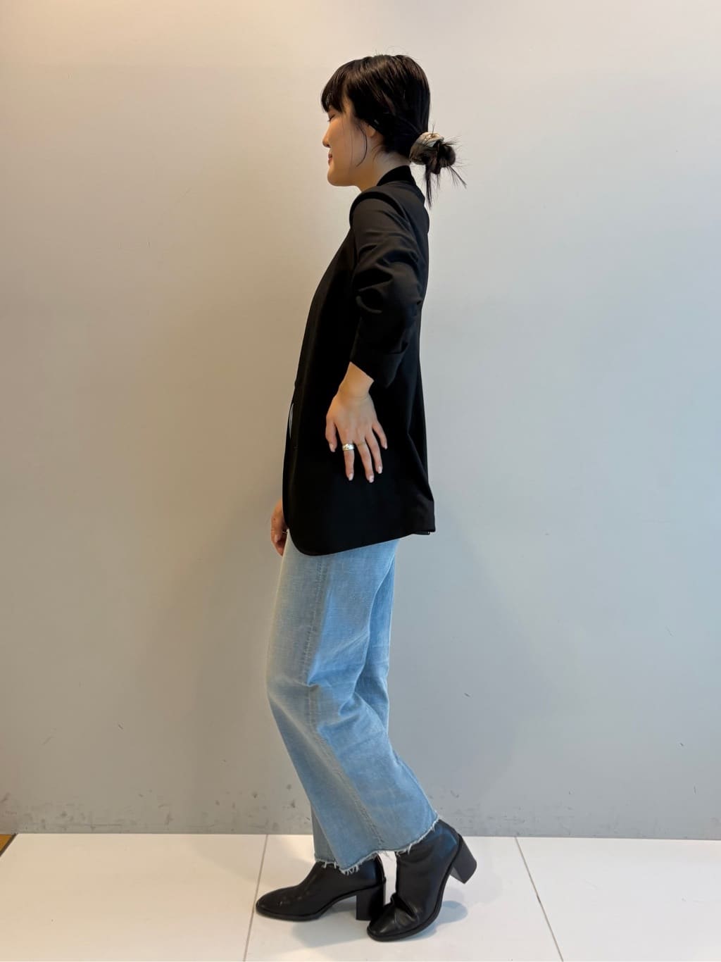 Akutagawaさんの「TAKEO KIKUCHI｜【ON／OFF兼用】CARREMANファブリック ノーカラージャケット」を使ったコーディネート