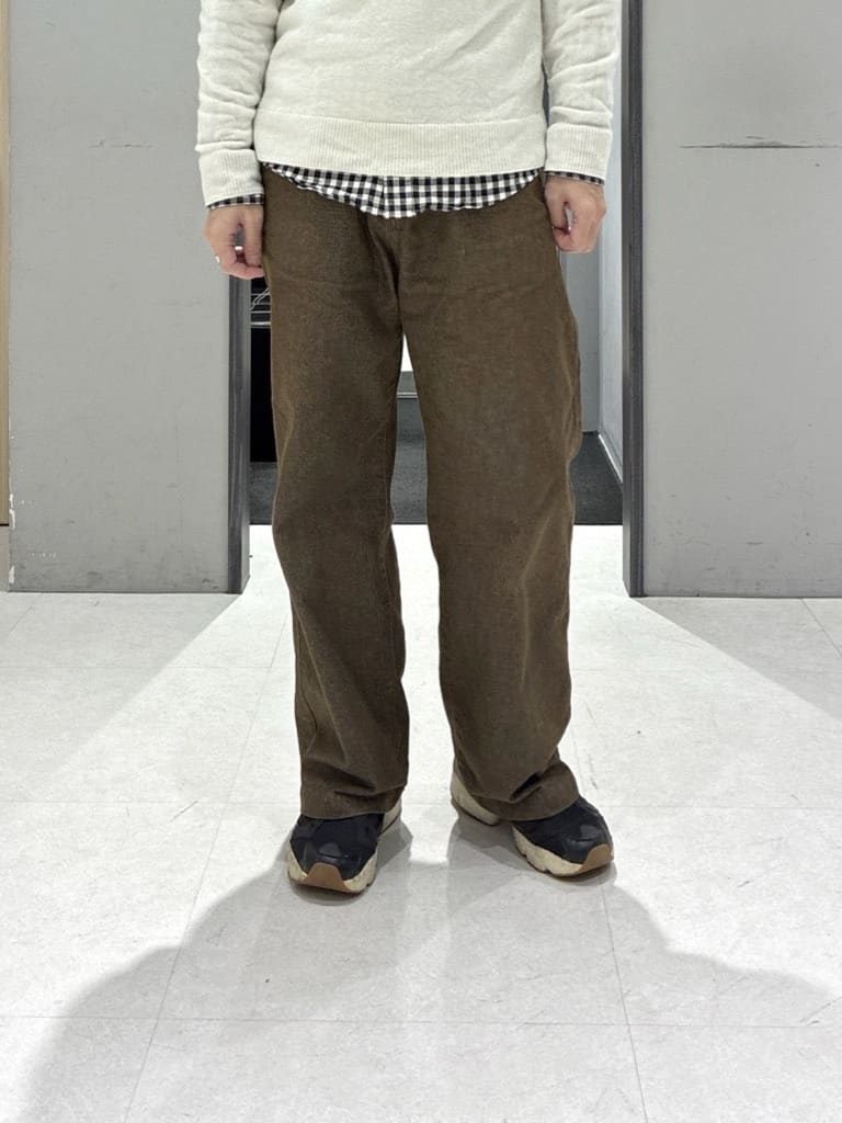 わいずみさんの「TAKEO KIKUCHI｜【Air Palette Knit】ワンポイント カラーニット プルオーバー」を使ったコーディネート