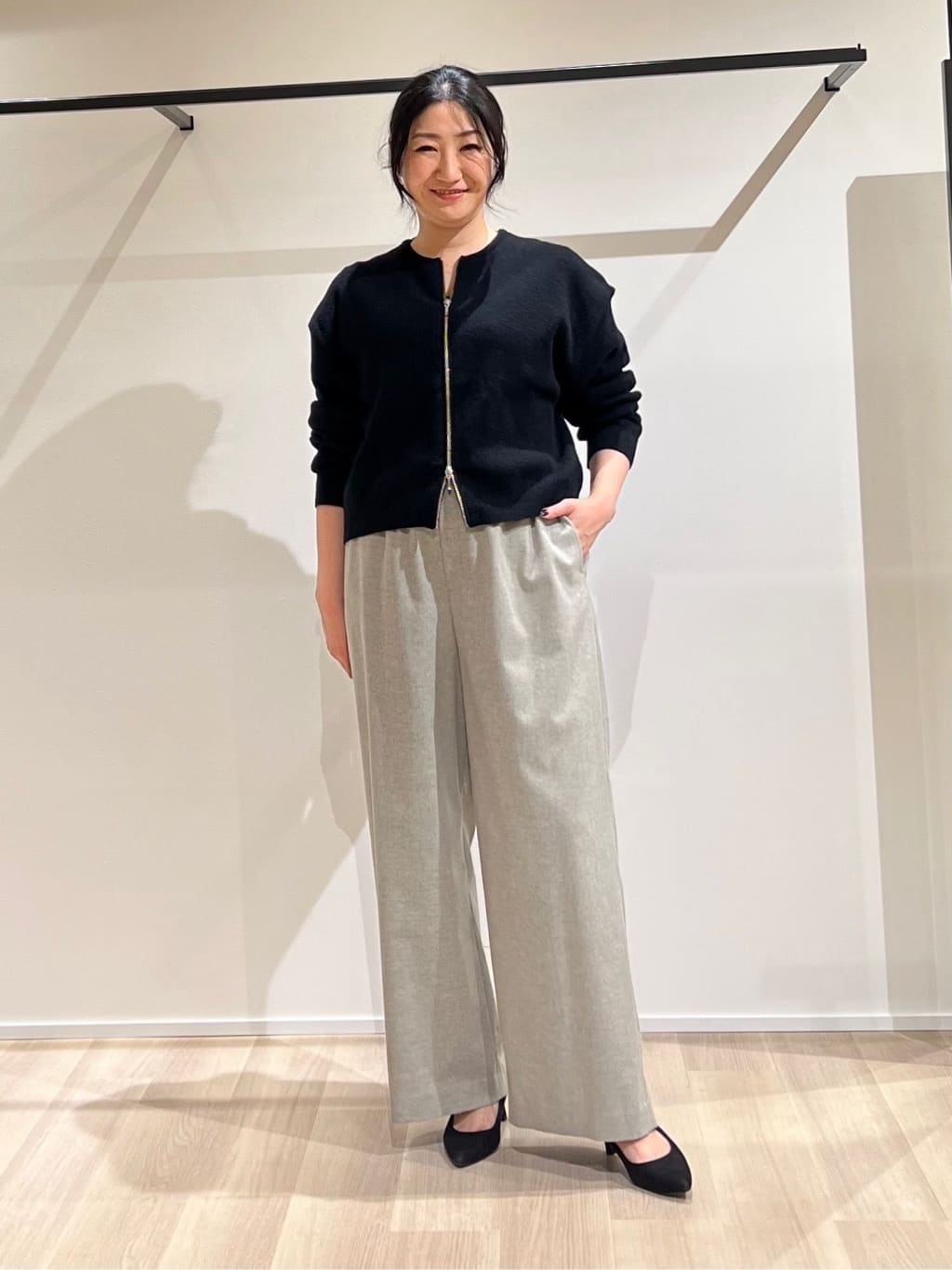 TOMOMIさんの「UNTITLED｜【ゆったりサイズ／着丈短め】ジップニットカーディガン」を使ったコーディネート