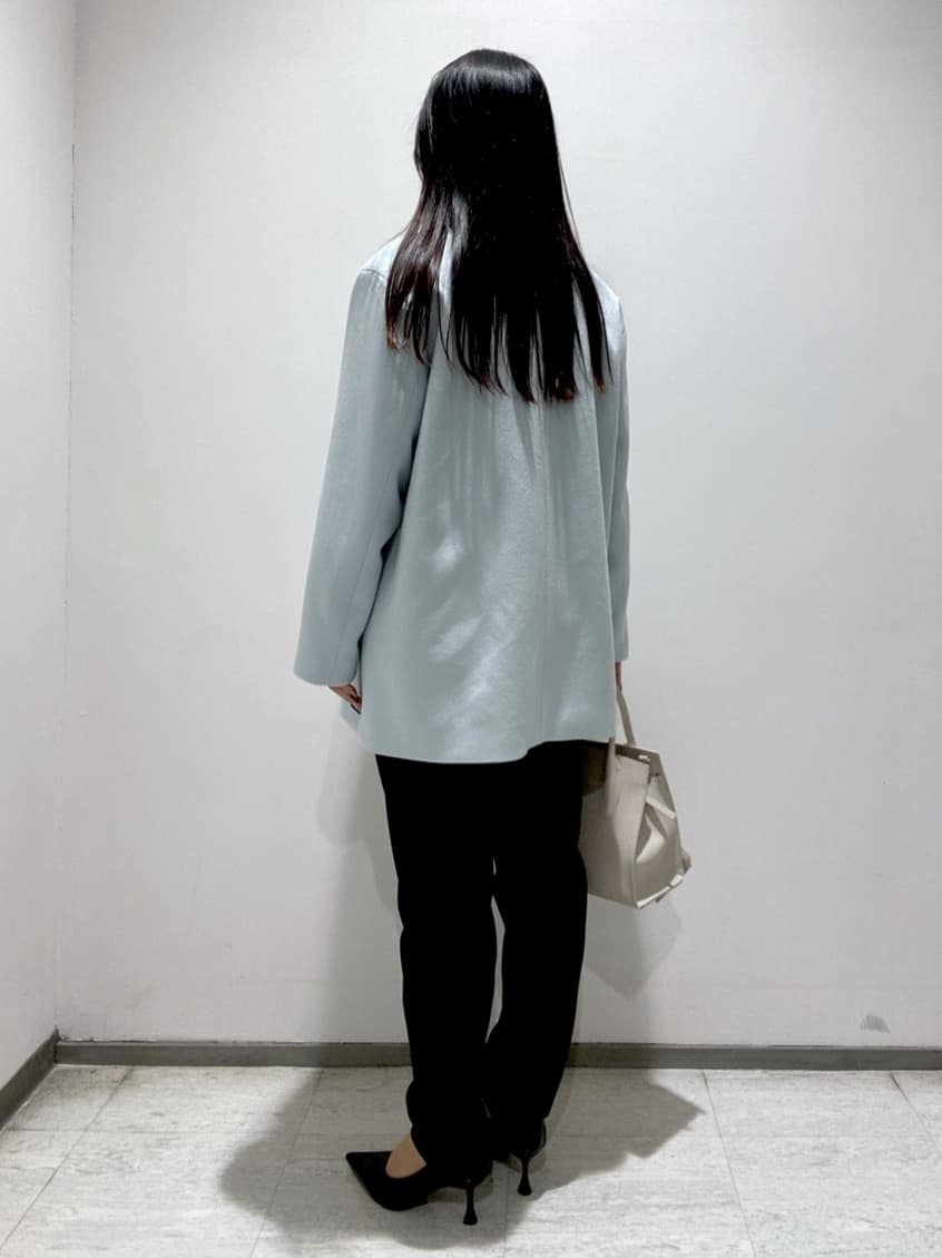 meiさんの「INDIVI｜【洗える／チュニック丈／カシミヤ混】スリットデザインVネックニット」を使ったコーディネート
