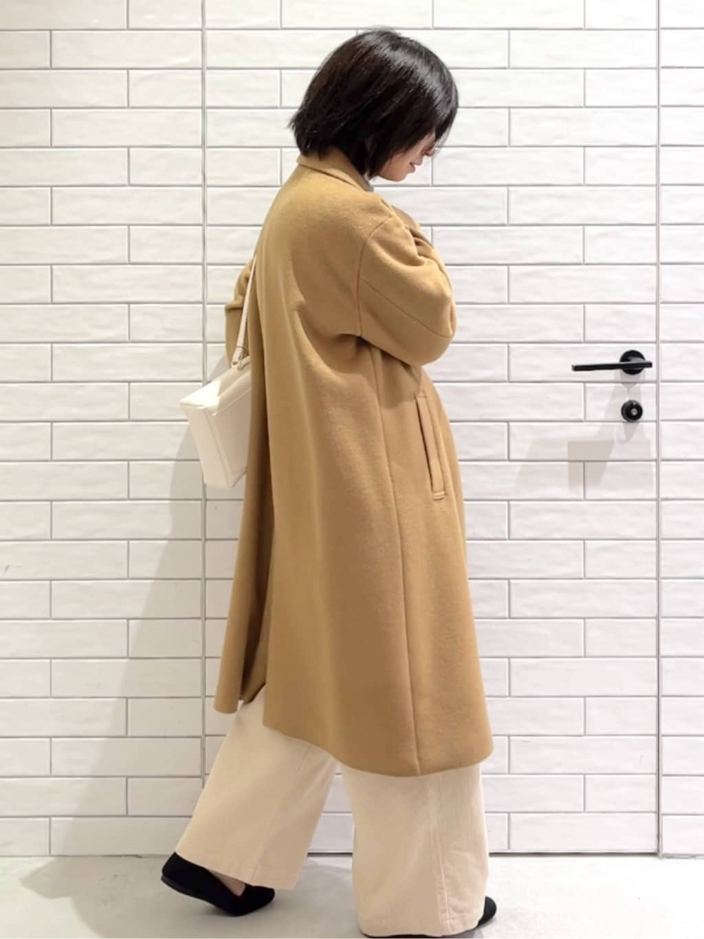 しおりさんの「OPAQUE.CLIP｜カシミヤブレンドウールチェスターコート」を使ったコーディネート