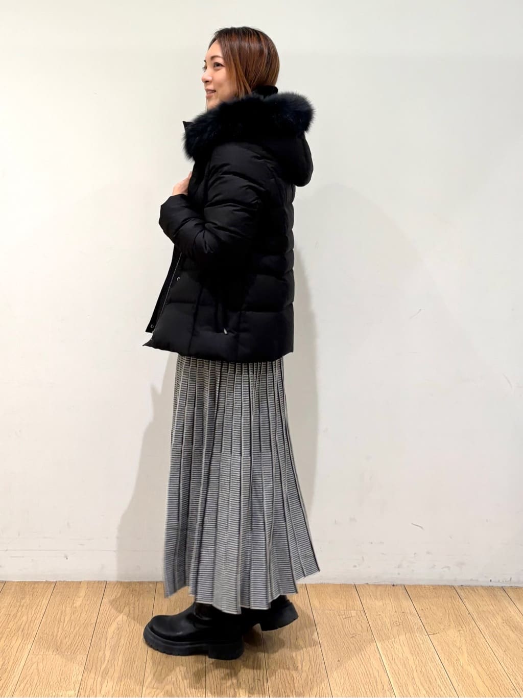 mikkoさんの「INDIVI｜【名品／撥水／抗菌防臭】ショート丈リサイクルダウンコート」を使ったコーディネート