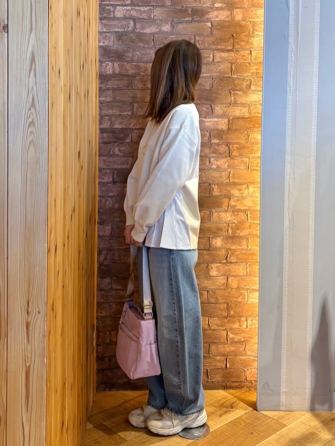 mieさんの「SHOO･LA･RUE｜【洗濯機可/S-LL/体型カバー】横姿もきれい見え スポンディッシュ Aライントップス」を使ったコーディネート