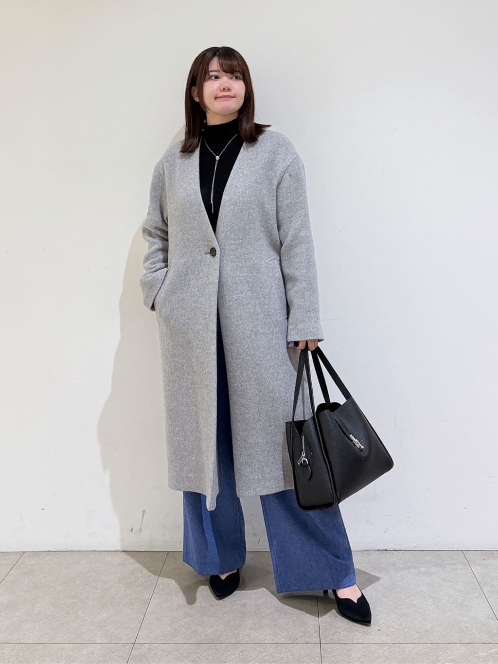 emikaさんの「INDIVI｜【軽量／ウール混】ライトフォルム ロングコート」を使ったコーディネート