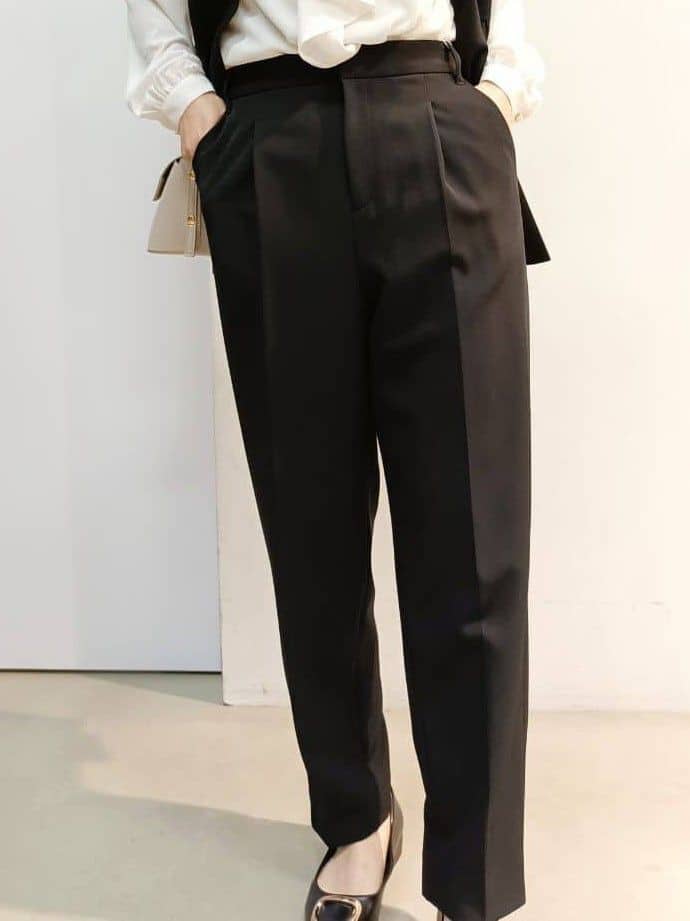 あんさんの「THE SHOP TK｜【通勤・きちんと見えに】ダブルクロス ペプラムジレ/セットアップ可」を使ったコーディネート