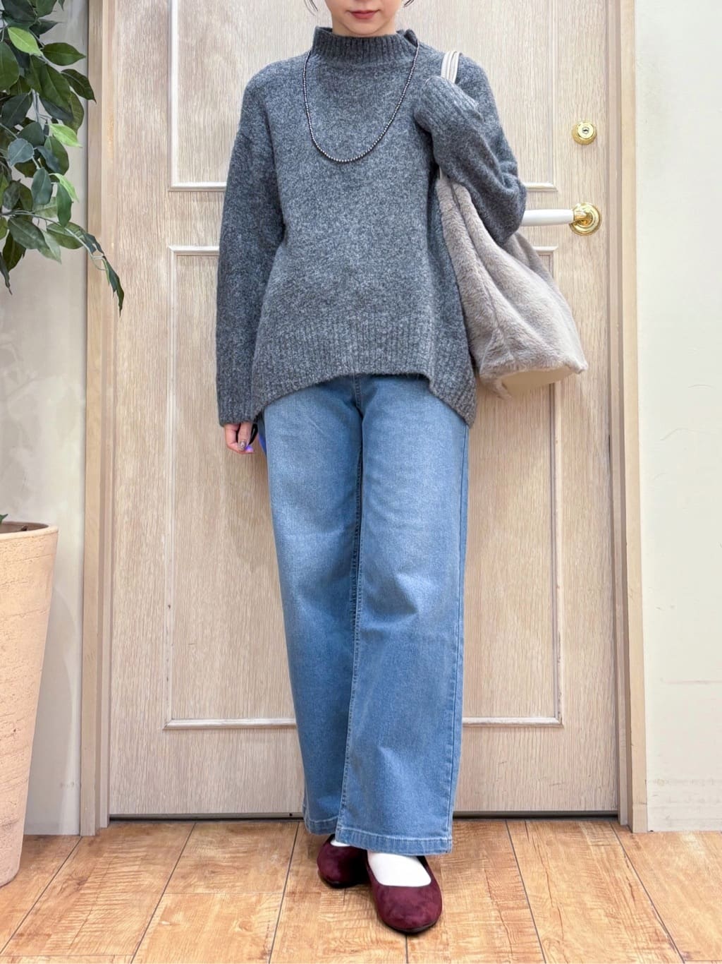 なみさんの「SHOO･LA･RUE｜【あったか/SS-LL】裏微起毛 ストレートデニムパンツ」を使ったコーディネート