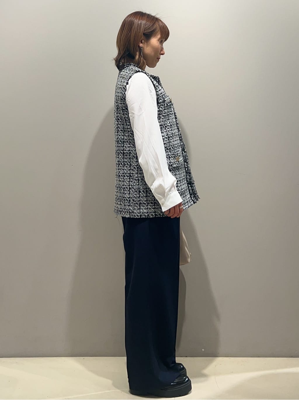 miyuさんの「OPAQUE.CLIP｜《通勤対応》ツイードジレ【洗える】」を使ったコーディネート