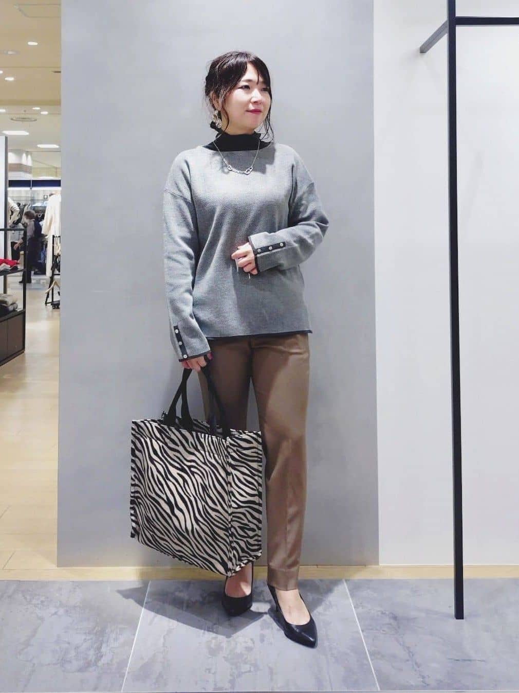 TOMOMIさんの「INDIVI｜デザインリング ショートネックレス」を使ったコーディネート