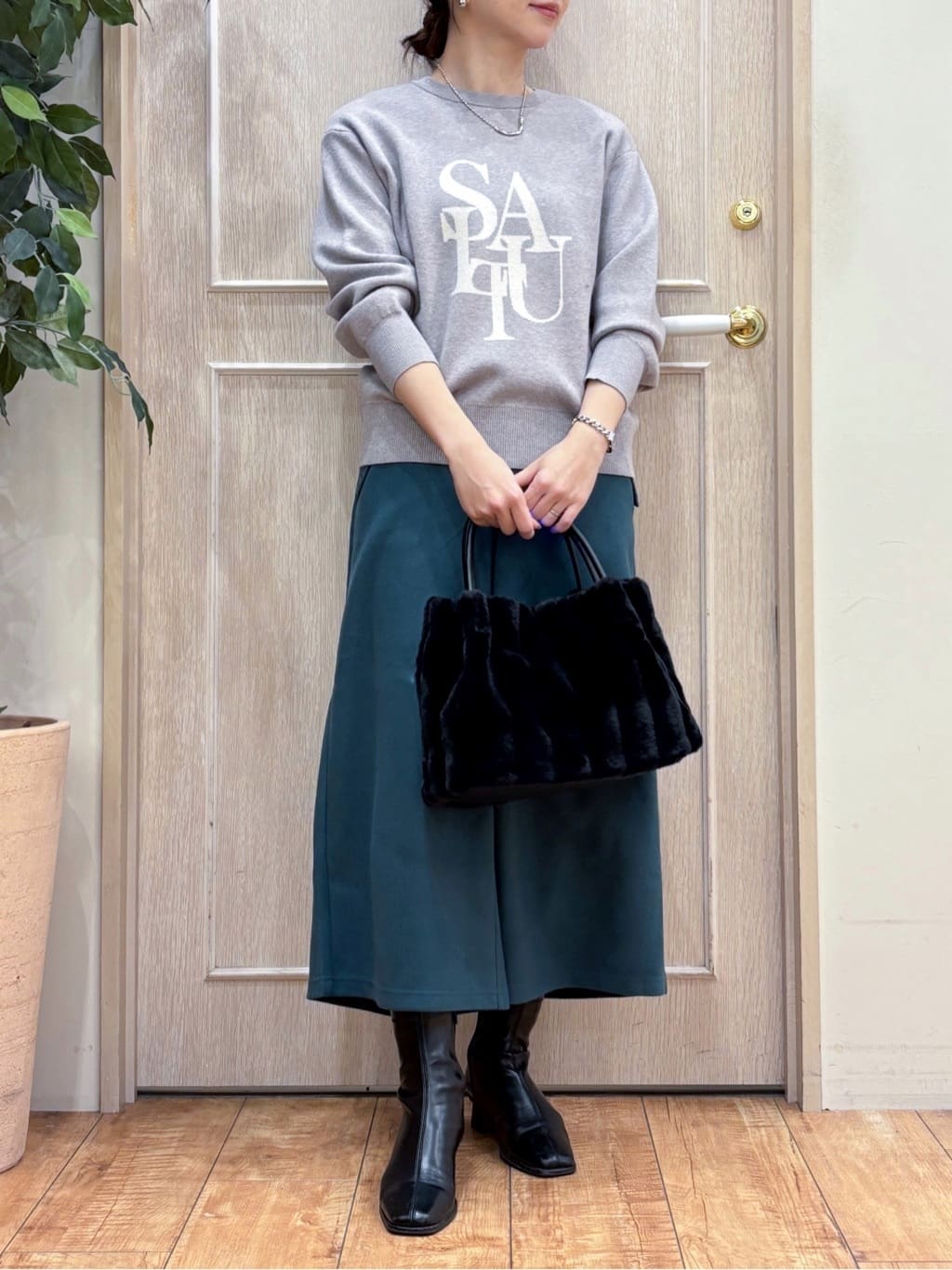 なみさんの「SHOO･LA･RUE｜【洗濯機可/S-LL】もちもちタッチ スウェットライクロゴニット」を使ったコーディネート